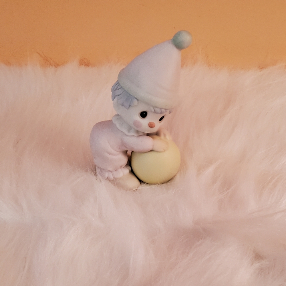 PRECIOUS MOMENTS FIGURINE